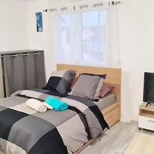 Tres Lumineux Et Calme. Appartement Sevran